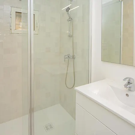 Holiday home 5 Bedroom Cozy In Valras-Plage