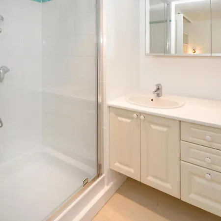 Holiday home 5 Bedroom Cozy In Valras-Plage