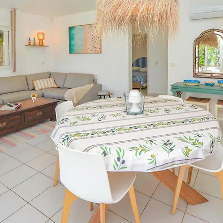 Holiday home 5 Bedroom Cozy In *