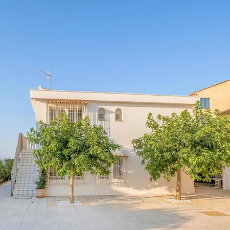 Holiday home 5 Bedroom Cozy In Valras-Plage