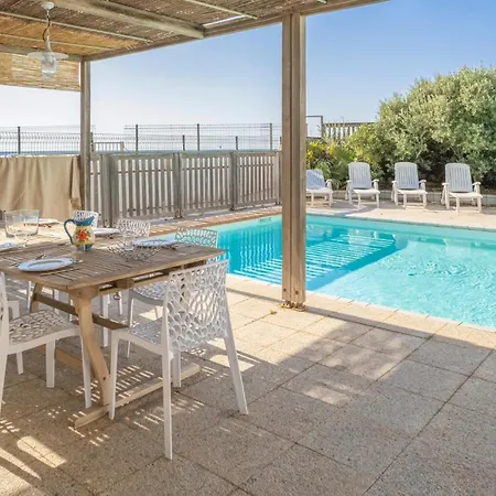 Holiday home 5 Bedroom Cozy In Valras-Plage