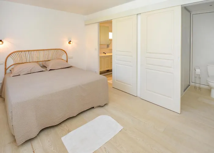 Casa de Férias 5 Bedroom Stunning In Valras-Plage