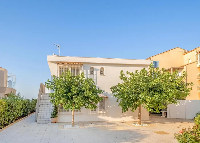 Casa de Férias 5 Bedroom Stunning In Valras-Plage